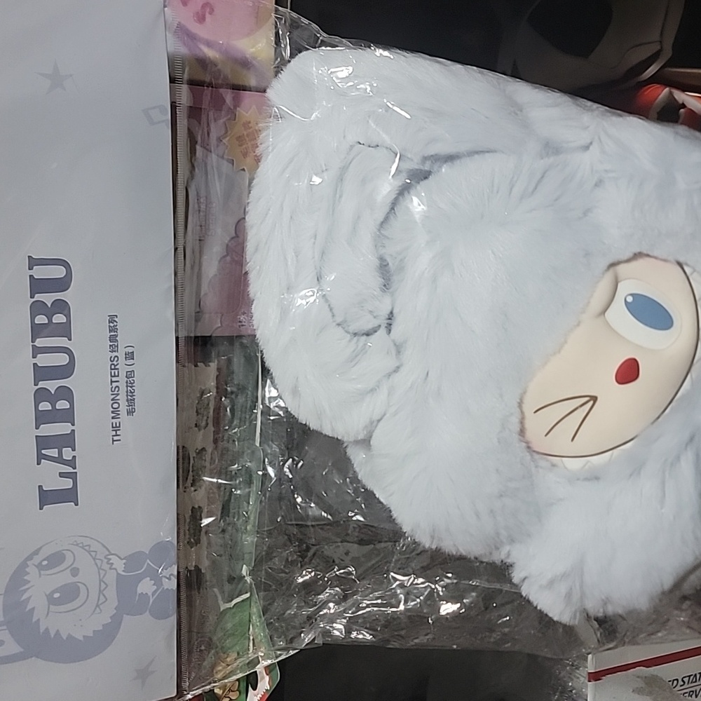 Labubu pop‎ mart purse
